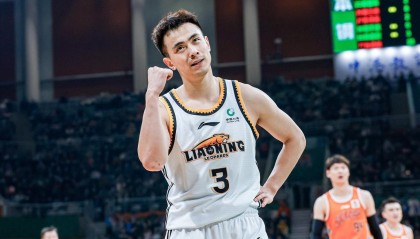 九游体育app下载官网-杨鸣辞职！单节4分气走主帅，辽篮两球员太拉胯，仅李虎翼合格