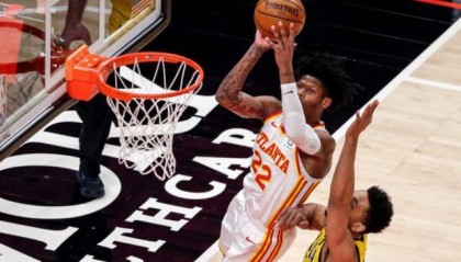 老鹰球迷调查：球队应该全力交易第三位球星吗？